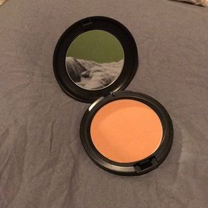 NWOT Mac Bronzing Powder - Golden